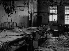 Hide-and-seek: mental hospital photo 1